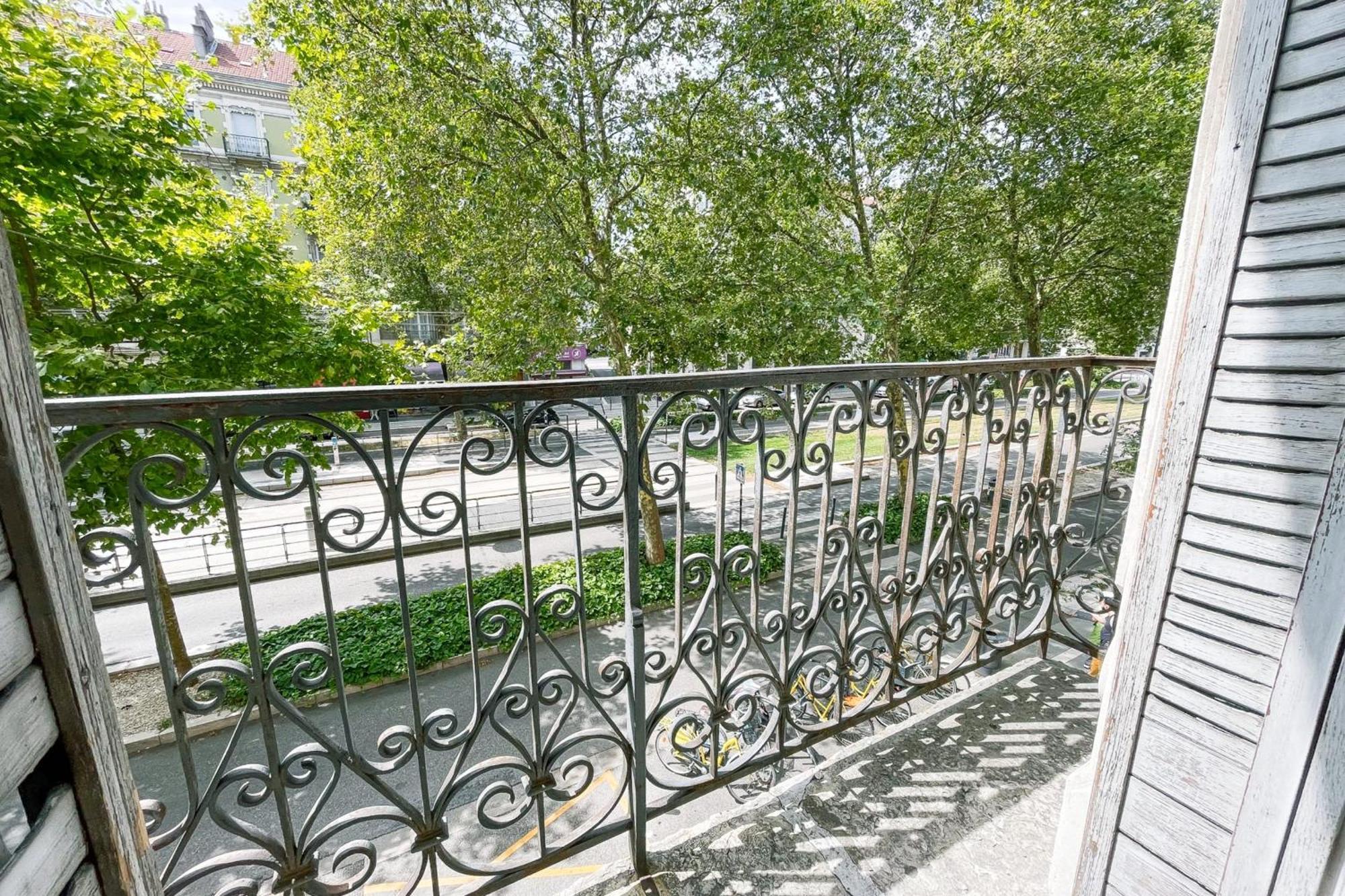 #G3 The Authentic T2 Downtown Balcony Tramway Daire Grenoble Dış mekan fotoğraf
